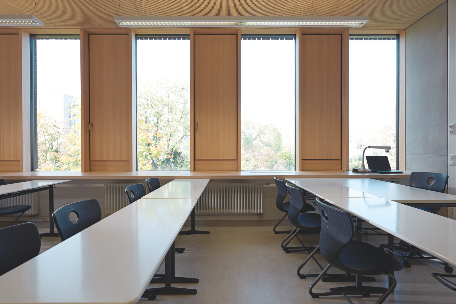 Reference Zehnder Charleston Decorative radiator Front view