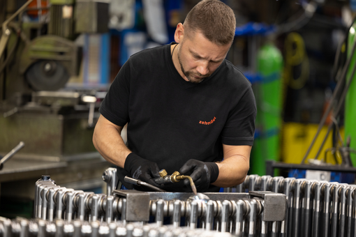 Om care lucrează cu radiator zehnder charlston